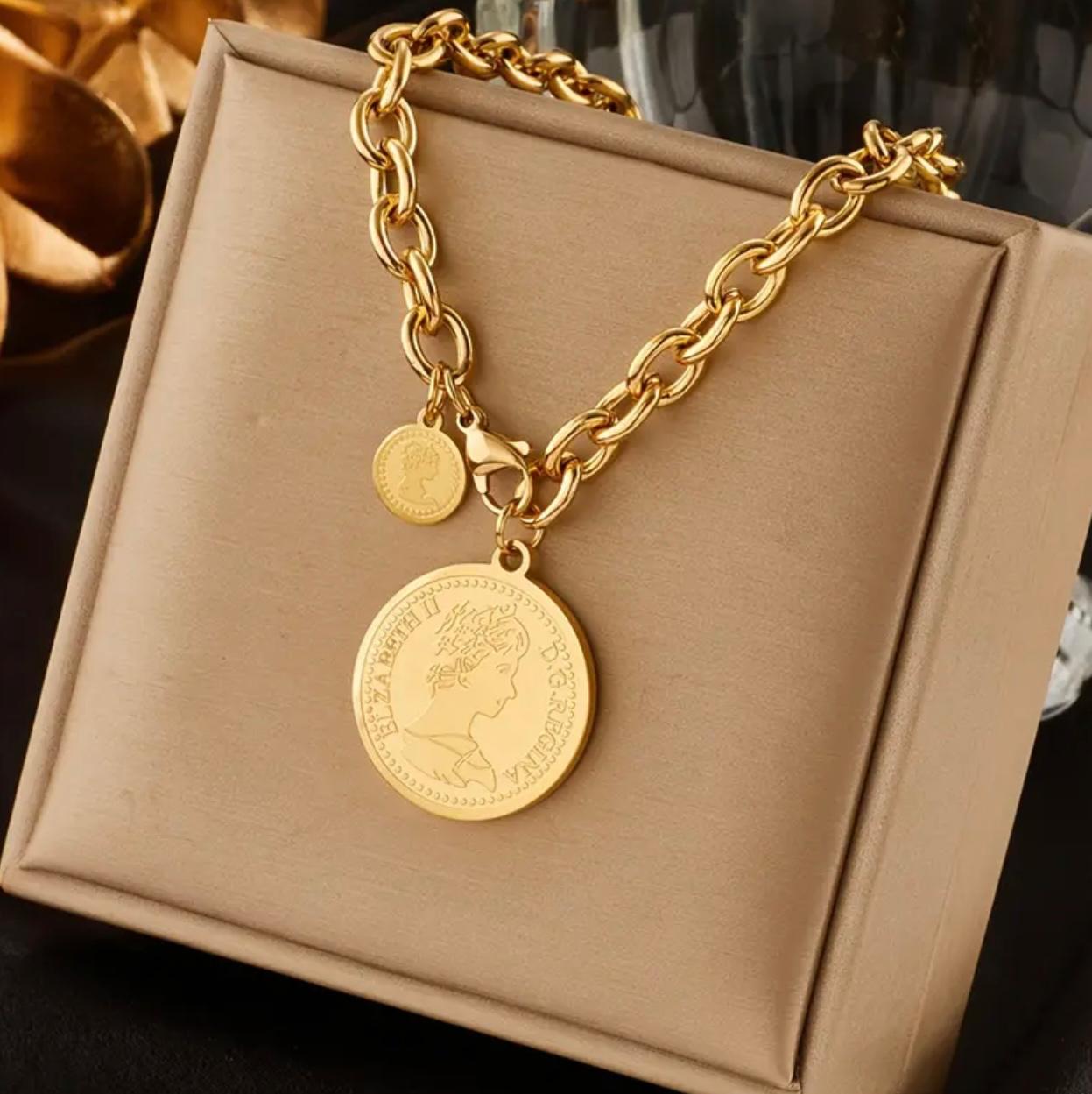 Royal Gold Coin Pendant Necklace – Elegant, Vintage-Inspired
